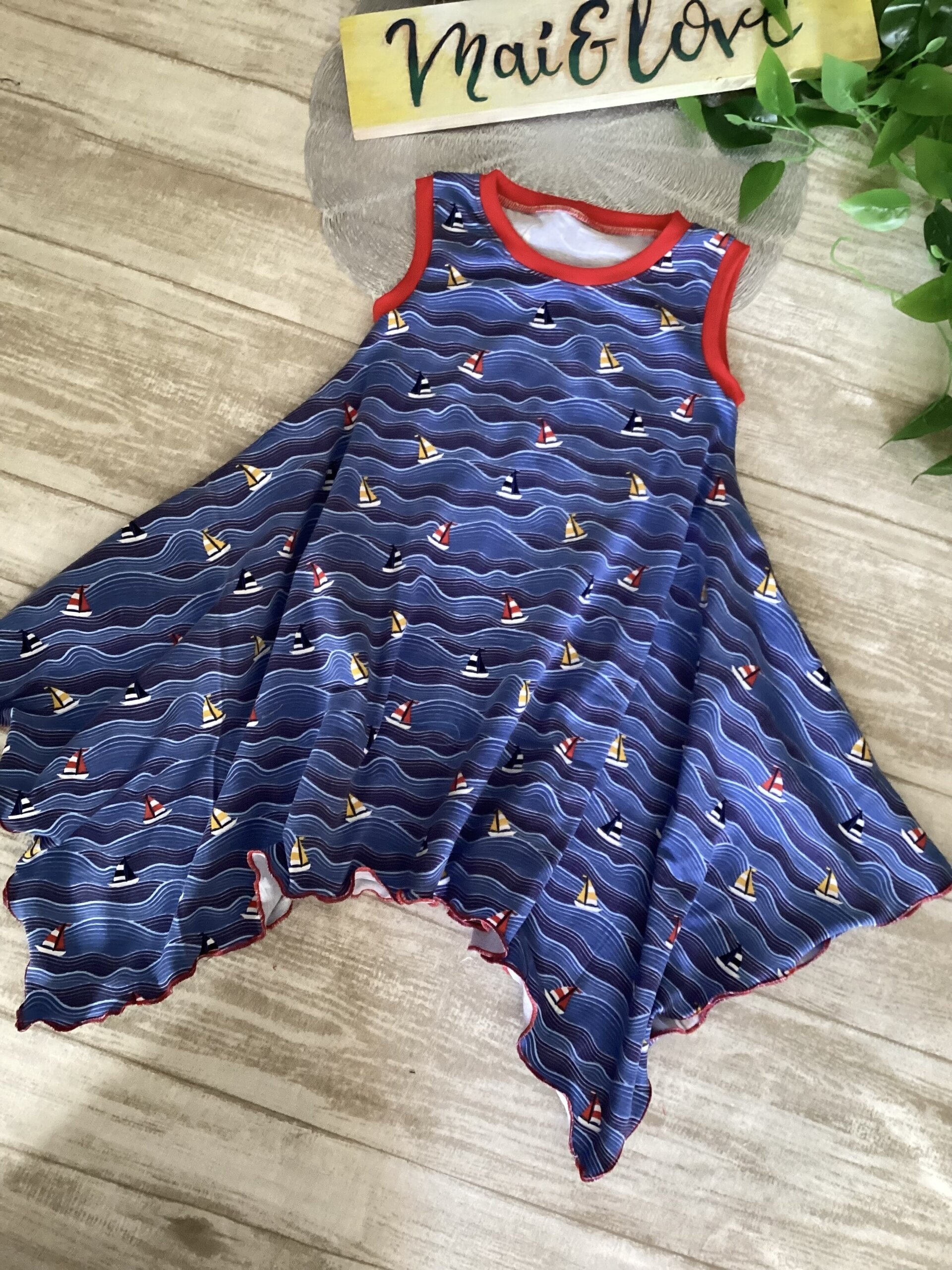 Vestido cuadrado talla 4. Barquitos en el mar. Punto. - 2