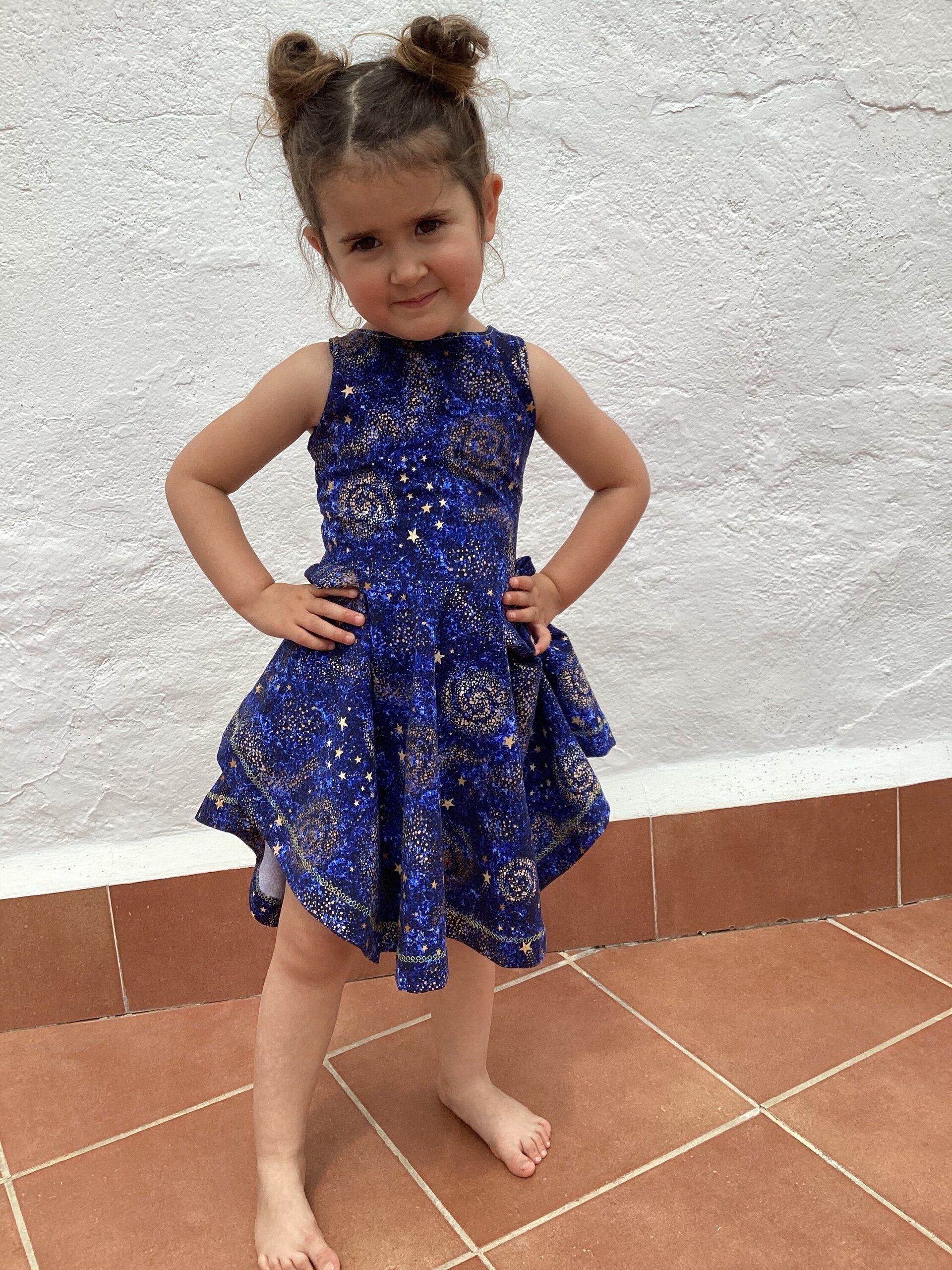 Vestido 3/6 años. Universo estrellado y glitter. Punto. Lazo - 7