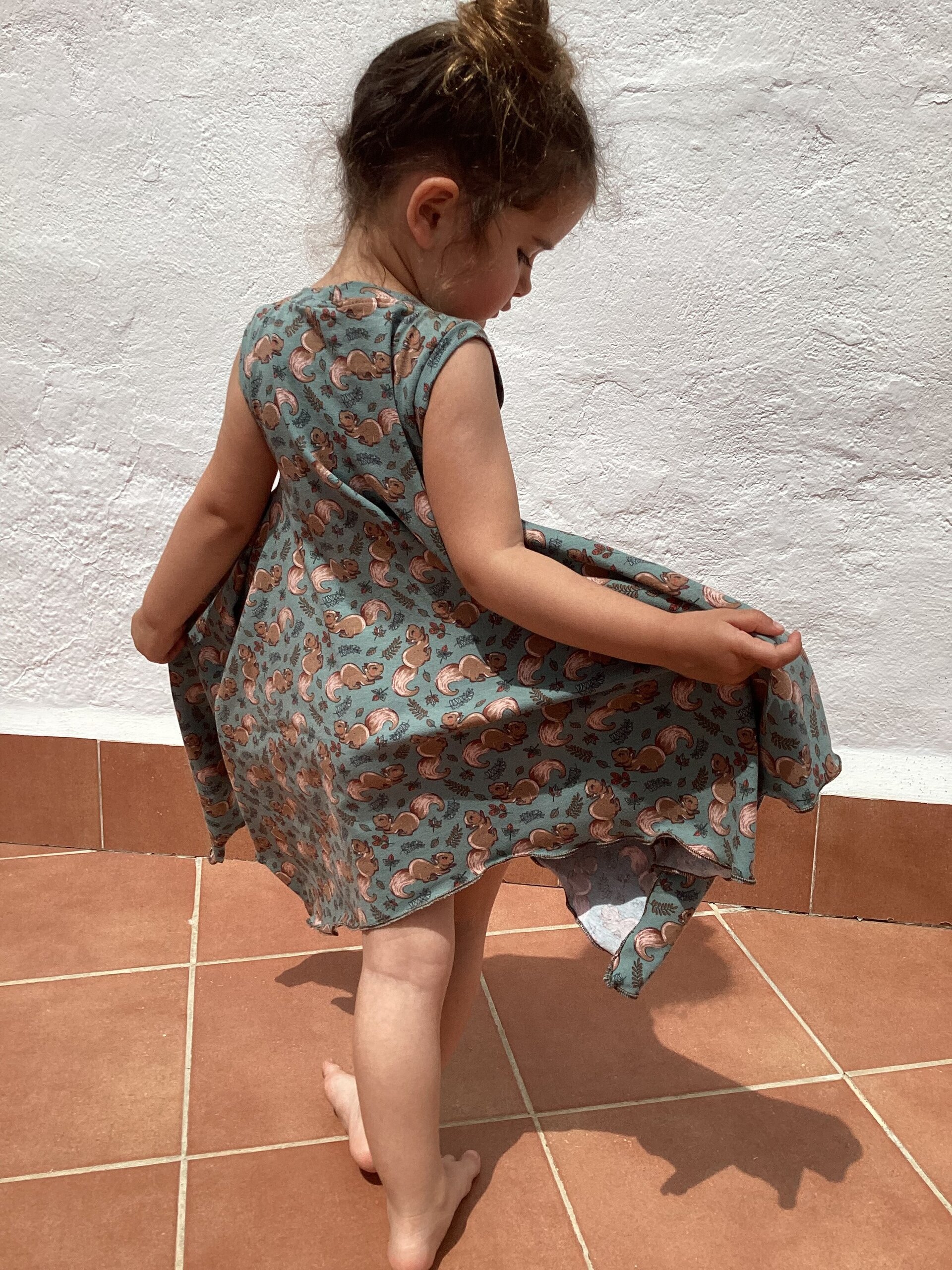 Vestido cuadrado Talla 4. Ardillas.  Punto - 2